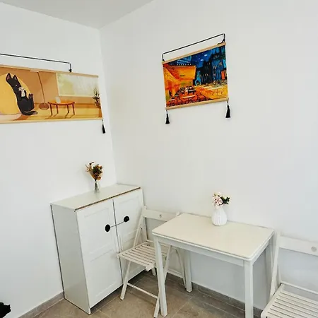 Ground Floor-apart Near The Eiffel Tower Parigi
